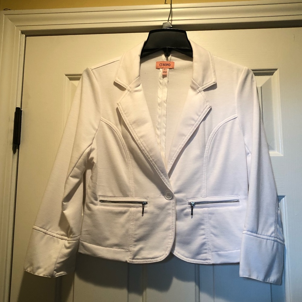 White blazer by CI SONO small